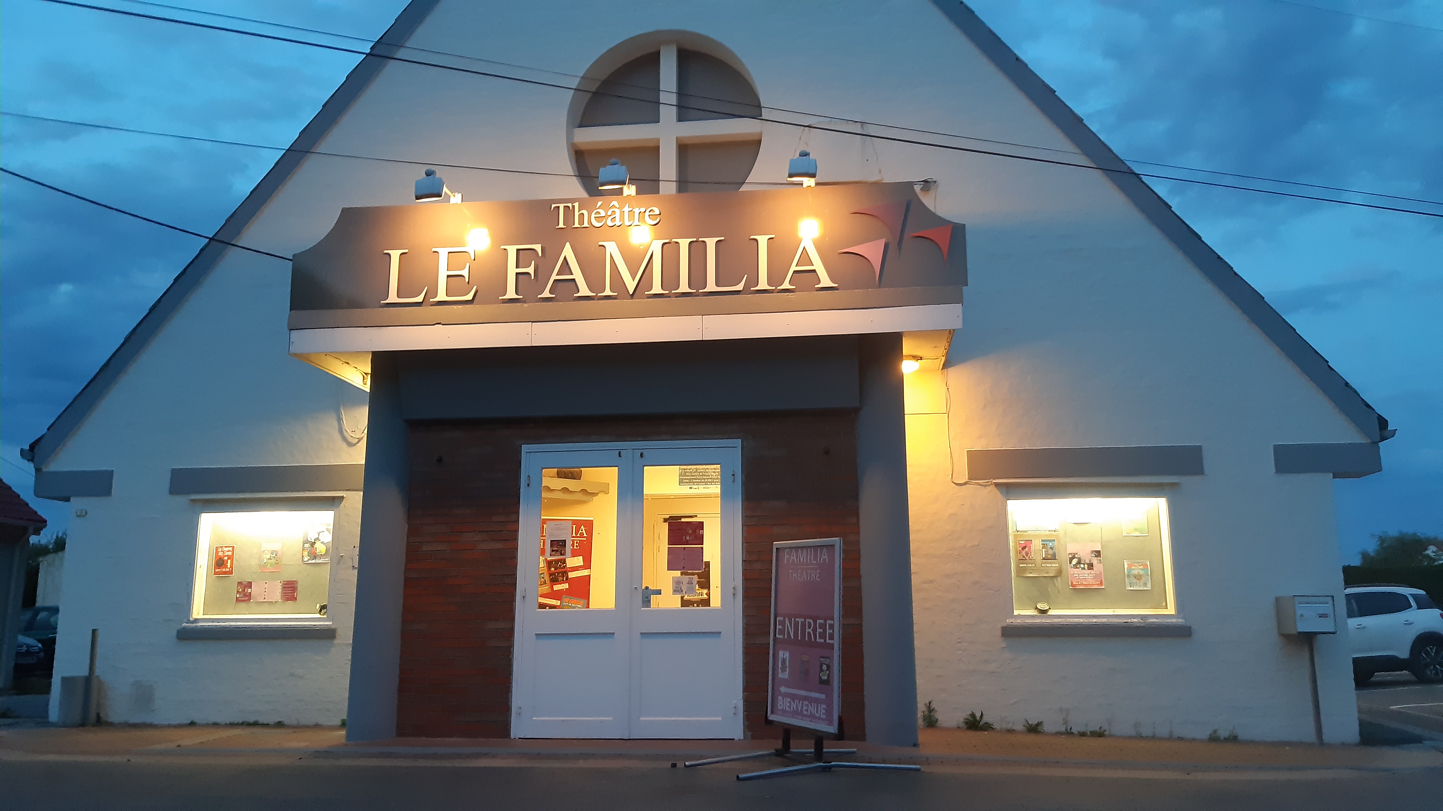 « De Gaulle est de retour » - Familia Théâtre